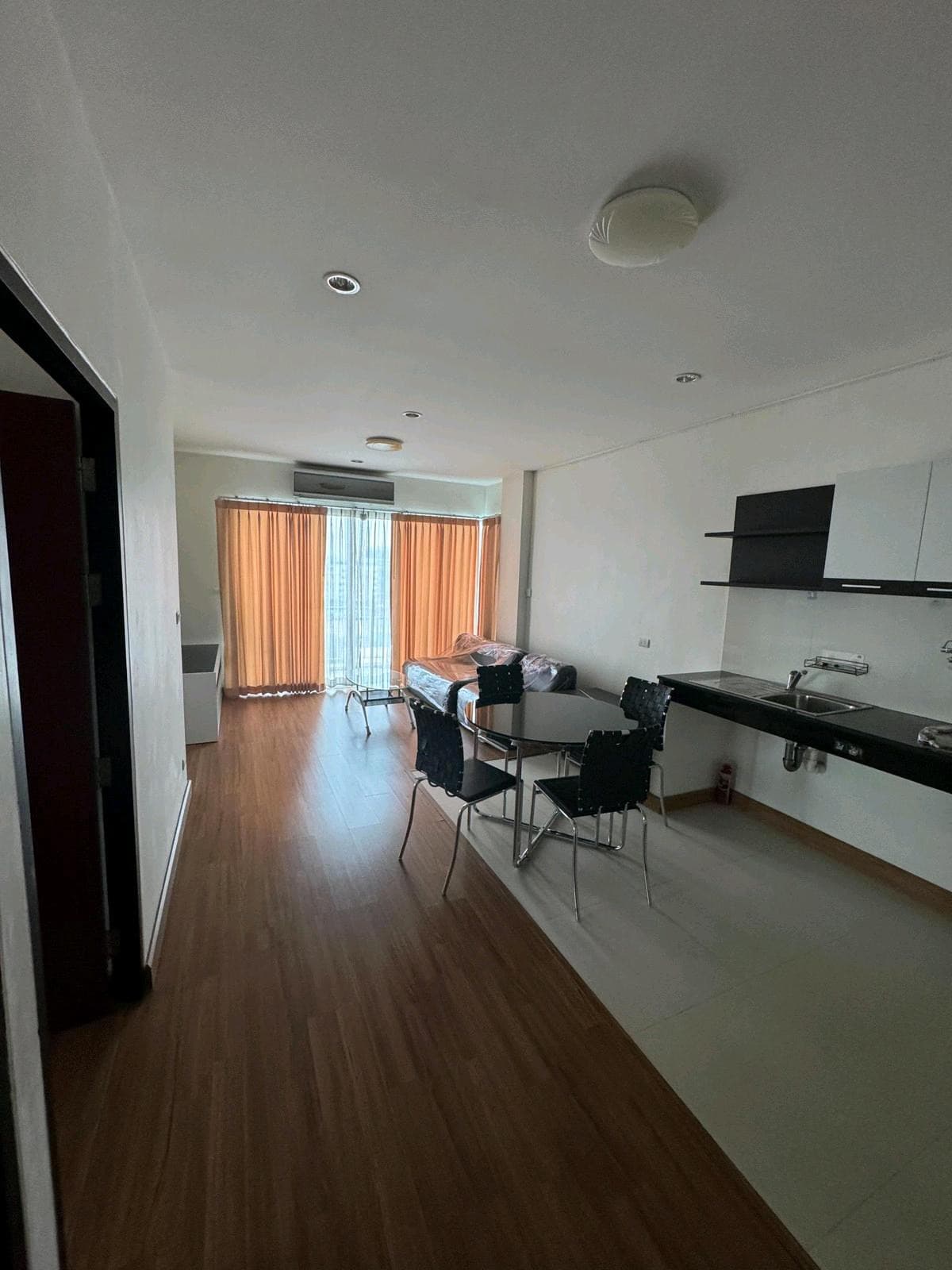 The Wellington Condo - Image 2