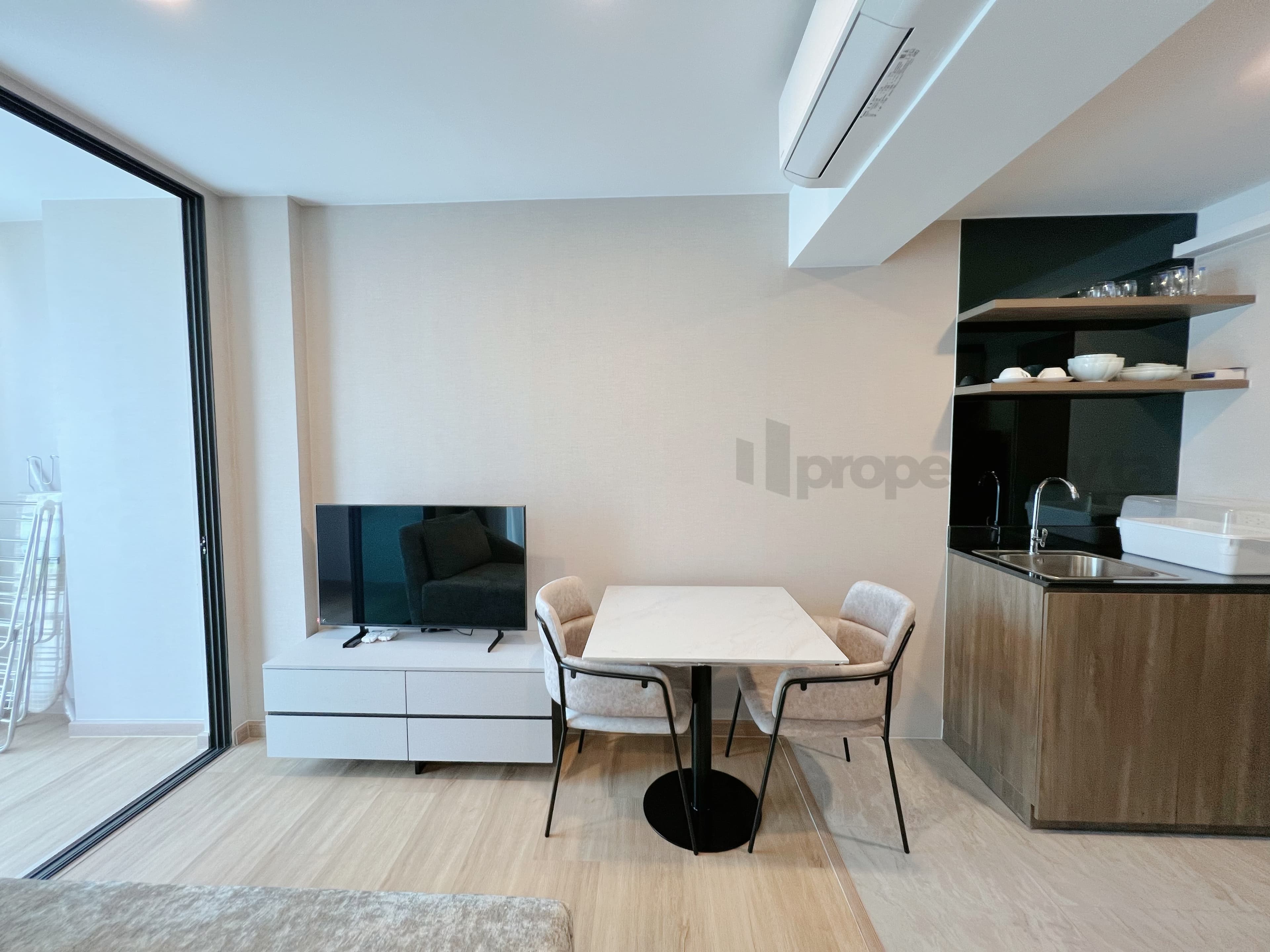 ลอยด์ ศูนย์วิจัย–ทองหล่อ - Image 2