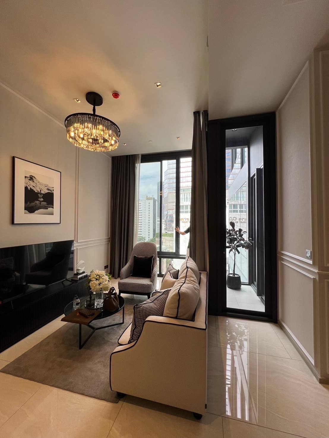 Ashton Silom - Image 2