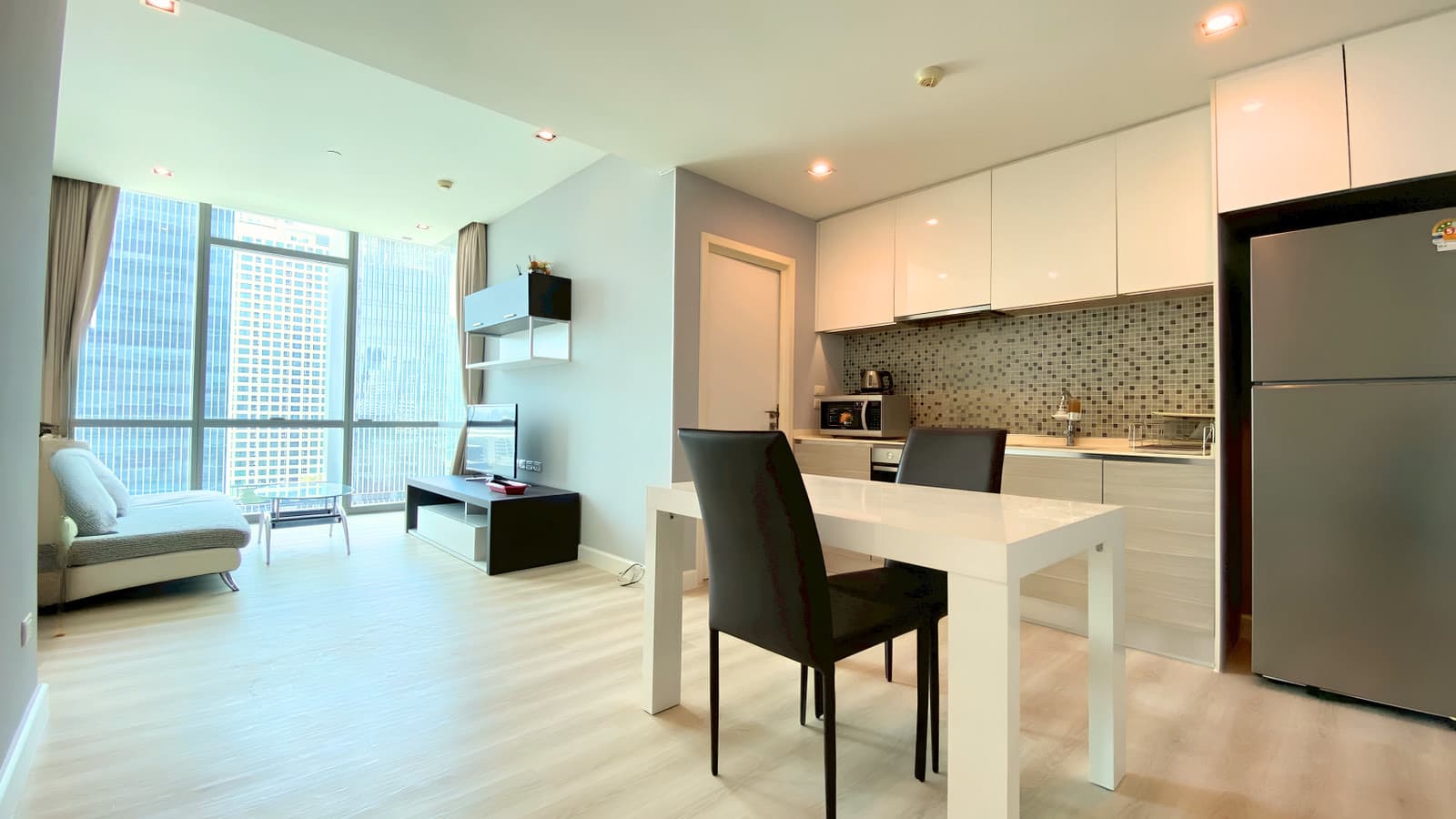 The Room สุขุมวิท 21 - Image 3