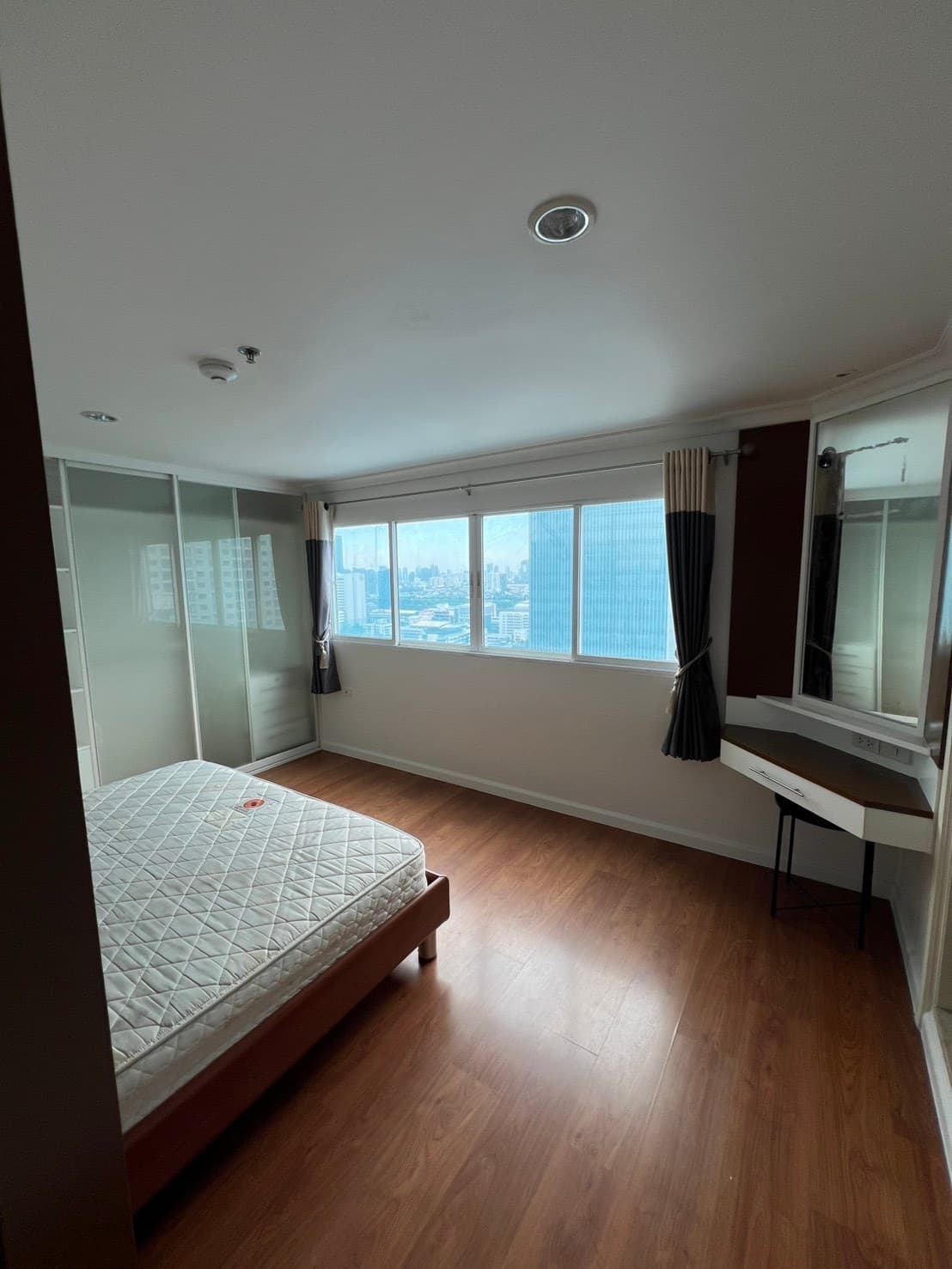Grand Park View Asoke
- Image 3