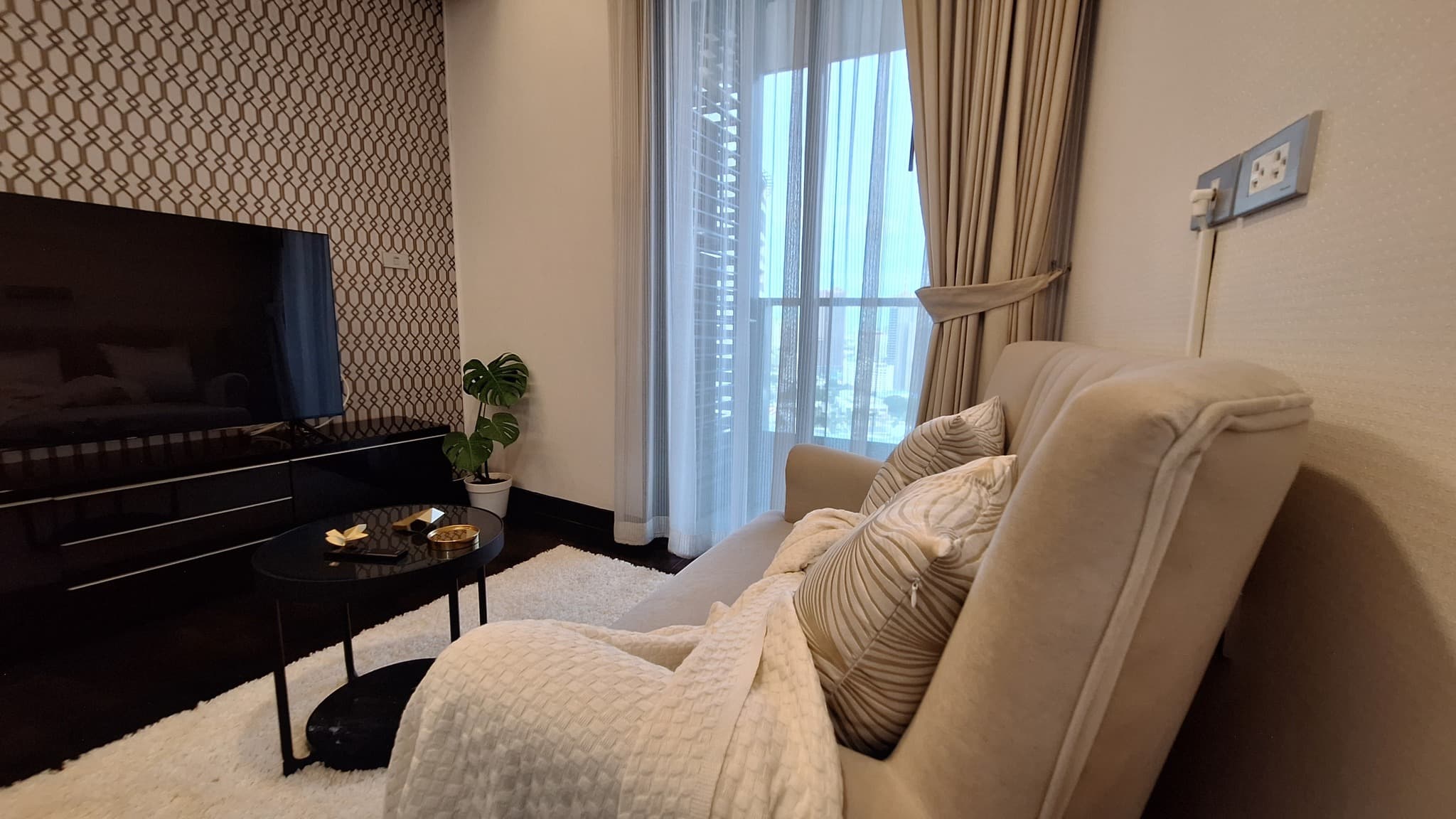 The Lumpini สุขุมวิท 24 - Image 2