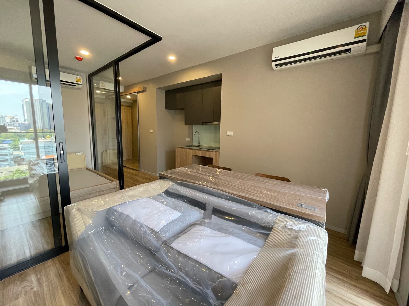 บลอสซั่ม คอนโด สาทร–เจริญราษฎร์ - Image 2